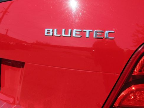 Used 2014 Mercedes-Benz GLK 250 BlueTEC 4MATIC image 9