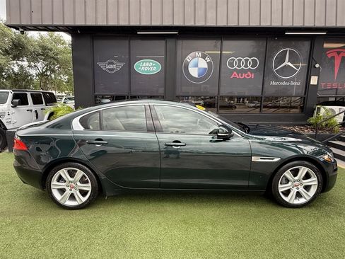 Used 2017 Jaguar XE Premium RWD image 8