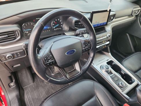 Used 2020 Ford Explorer XLT w/ Equipment Group 202A AWD/4WD image 10