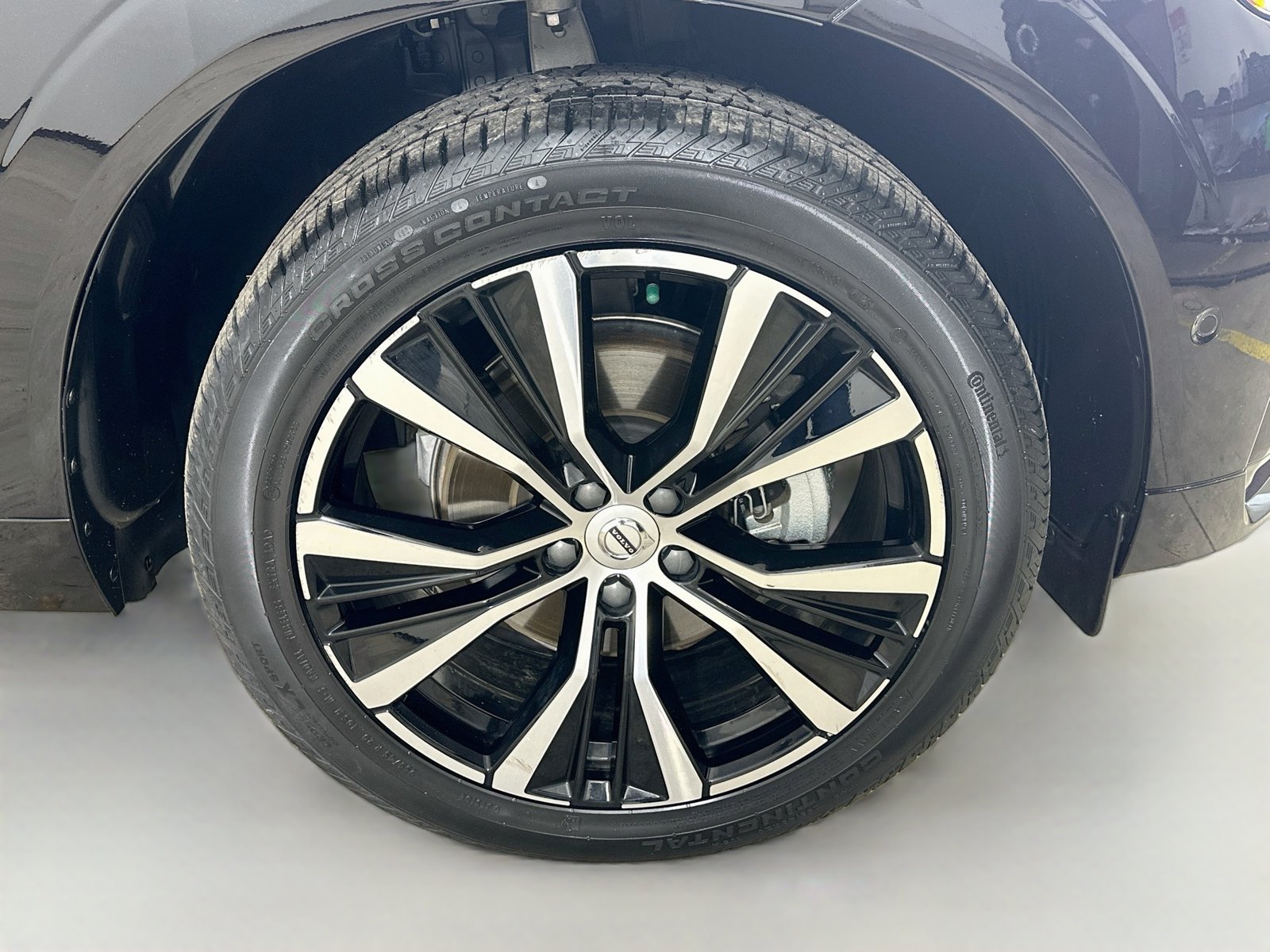 Used 2024 Volvo XC60 B5 Plus w/ Climate Package AWD/4WD image 10