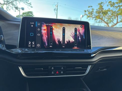 Used 2024 Volkswagen Atlas SE image 28