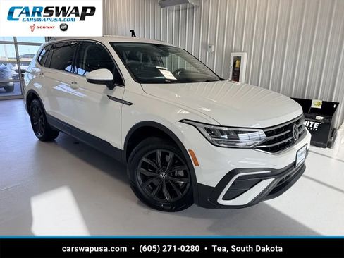 Used 2024 Volkswagen Tiguan SE AWD/4WD image 1