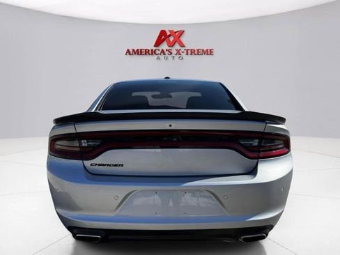 Used 2021 Dodge Charger SXT w/ Blacktop Package RWD image 4