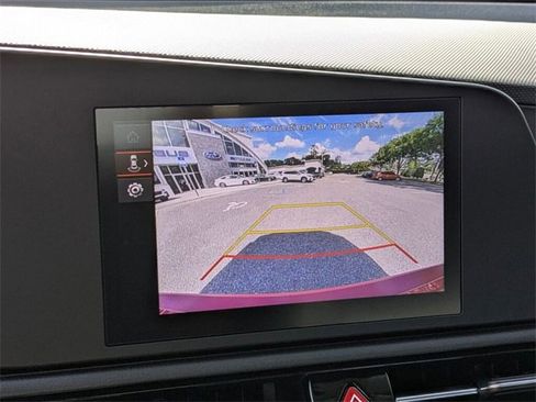 Used 2024 Kia Niro LX image 21