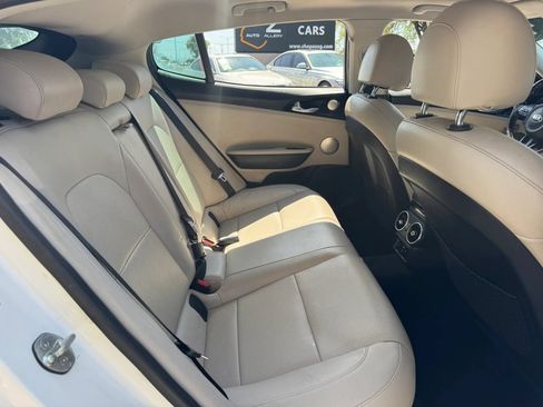 Used 2018 Kia Stinger Premium RWD image 31