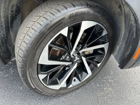 Used 2023 Mitsubishi Outlander SEL image 10