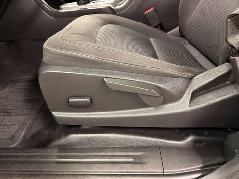 Used 2022 Chevrolet Colorado LT w/ Fleet Safety Package RWD image 15