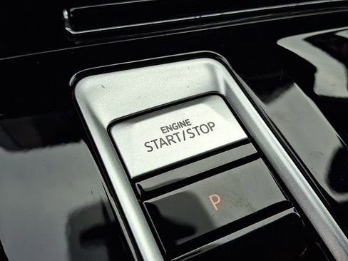 Used 2024 Volkswagen Atlas Cross Sport SE image 24