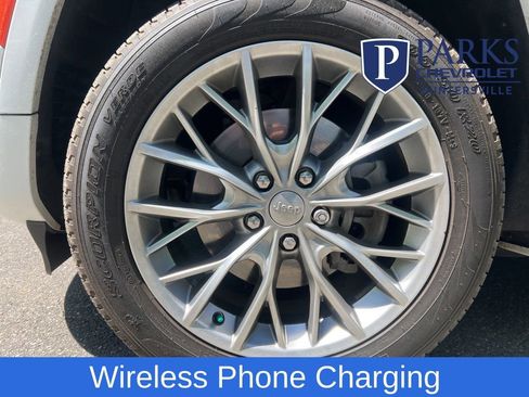 Used 2023 Jeep Grand Cherokee L Summit w/ Advanced Protech Group IV AWD/4WD image 10