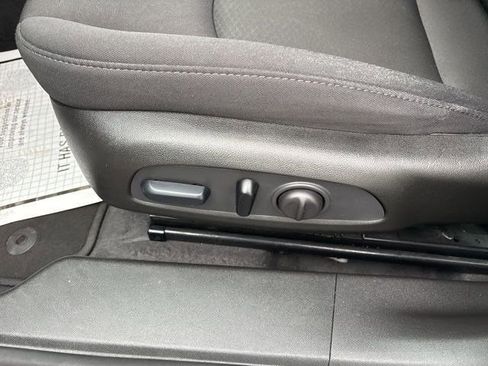 Used 2023 Chevrolet Malibu LT image 11