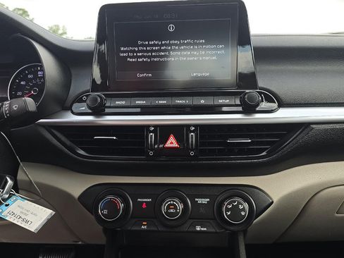 Used 2022 Kia Forte LXS FWD image 11