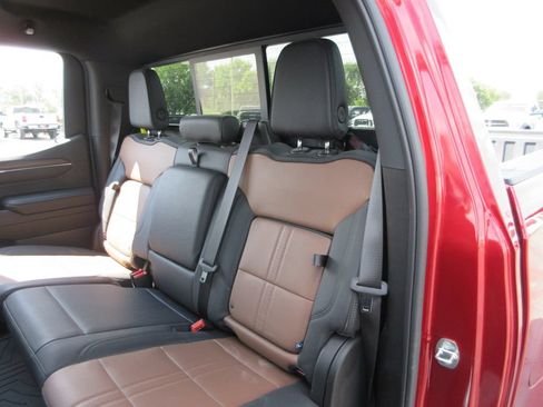Certified 2024 Chevrolet Silverado 1500 High Country AWD/4WD image 23