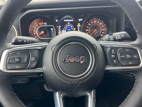 New 2026 Jeep Wrangler Unlimited Sahara w/ Safety Group AWD/4WD image 23