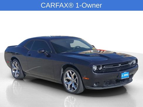 Used 2016 Dodge Challenger SXT Plus RWD image 3