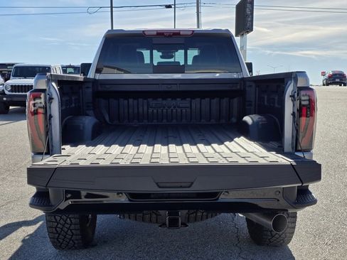 Used 2026 GMC Sierra 2500 AT4X image 7