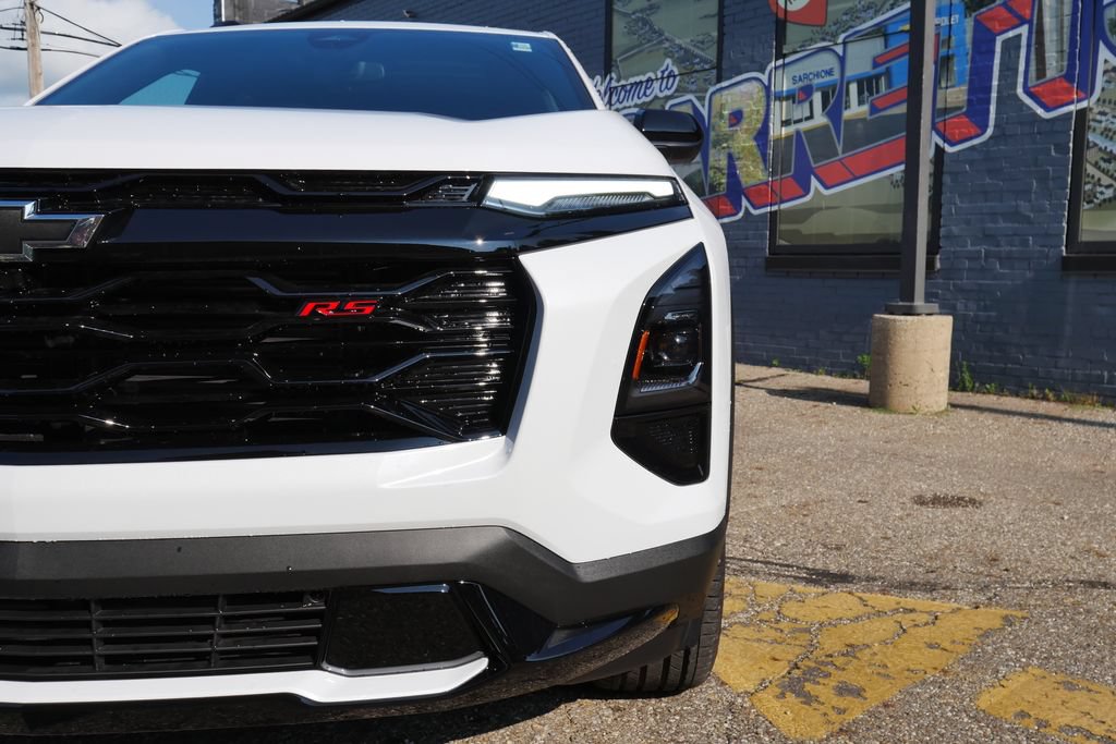 New 2026 Chevrolet Equinox RS w/ Convenience Package III AWD/4WD image 3