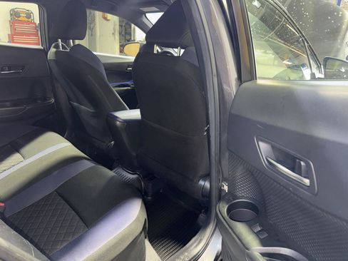 Used 2020 Toyota C-HR XLE FWD image 20