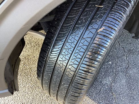 Used 2024 Ford Explorer ST w/ Equipment Group 401A image 10