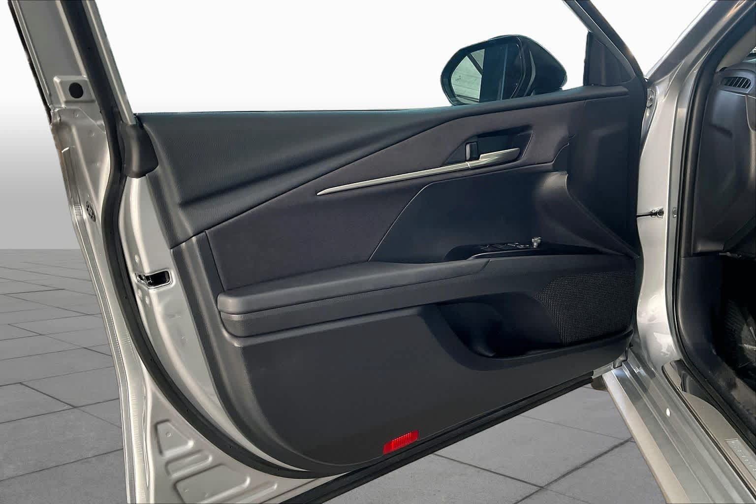 Used 2025 Toyota Camry LE FWD image 23
