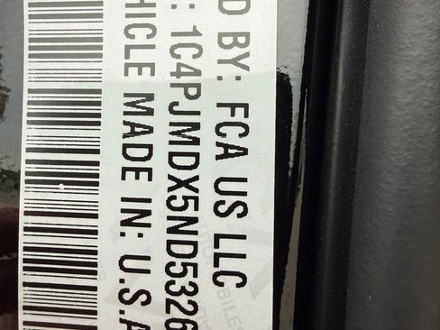 Used 2022 Jeep Cherokee Limited image 26