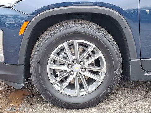 Used 2023 Chevrolet Traverse LT image 28