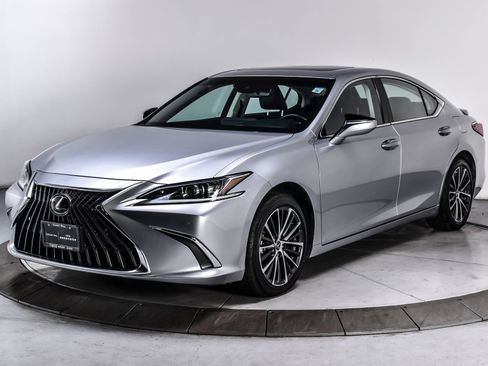 Used 2025 Lexus ES 300h w/ Premium Package FWD image 2
