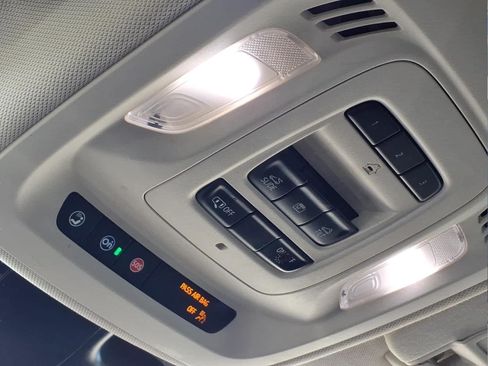 Used 2023 Buick Envision Avenir FWD image 28