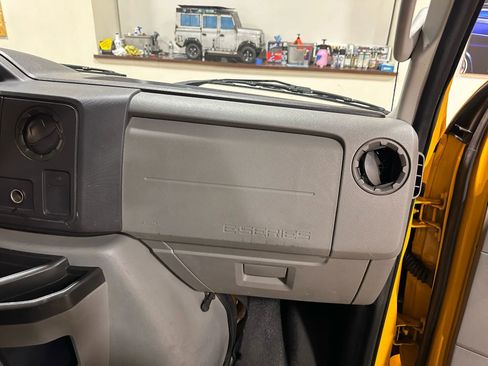 Used 2009 Ford E-150 and Econoline 150 Wagon image 33