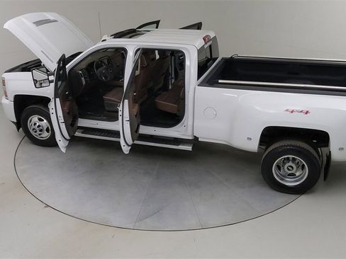 Used 2017 Chevrolet Silverado 3500 High Country image 57