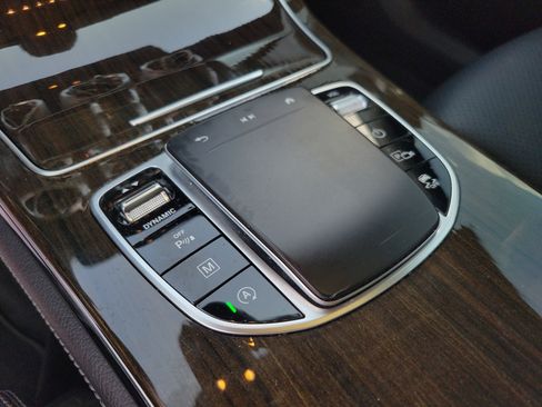 Used 2021 Mercedes-Benz GLC 300 image 12