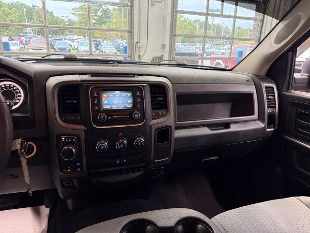Used 2018 RAM 1500 Express w/ Black Ram 1500 Express Group AWD/4WD image 27