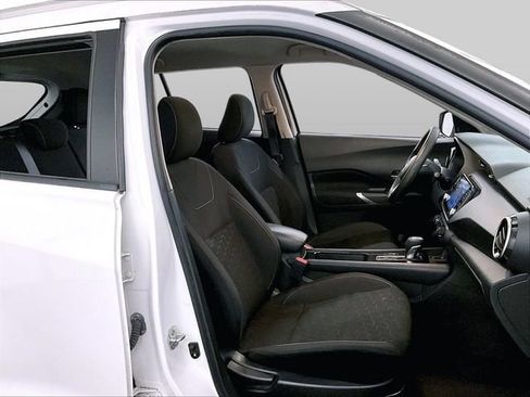 Used 2022 Nissan Kicks SV FWD image 7