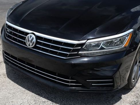 Used 2017 Volkswagen Passat 1.8T R-Line FWD image 33