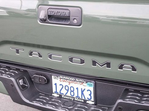 Used 2022 Toyota Tacoma TRD Sport w/ Technology Package RWD image 10