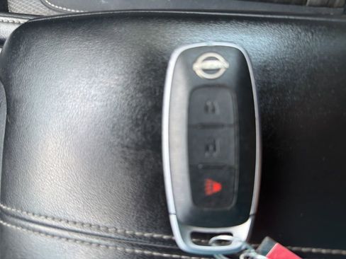Used 2023 Nissan Pathfinder S FWD image 26