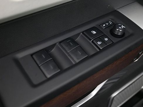 Used 2025 Toyota Sequoia Capstone image 18