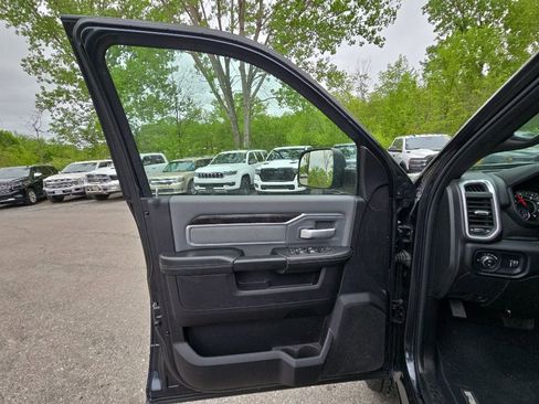 Used 2022 RAM 2500 Big Horn w/ Level B Equipment Group AWD/4WD image 21