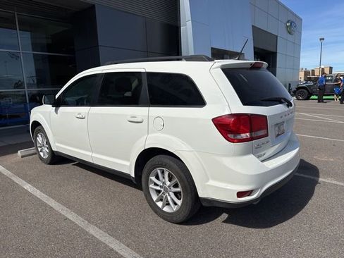 Used 2014 Dodge Journey SXT w/ Flexible Seating Group image 4