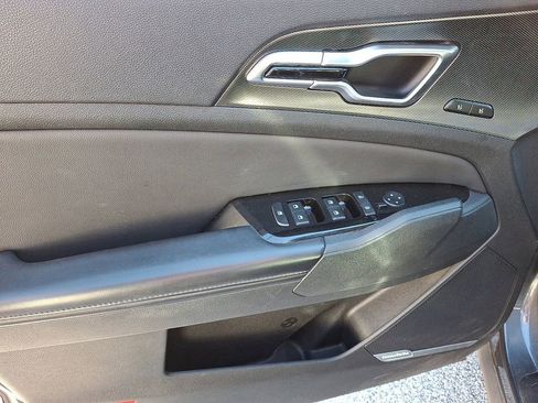 Used 2023 Kia Sportage SX image 15