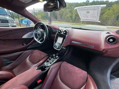 Used 2020 McLaren GT RWD image 34