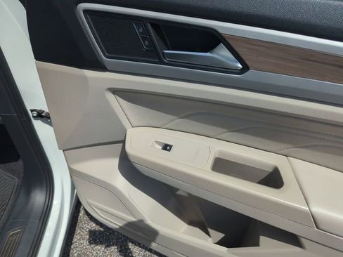 Used 2021 Volkswagen Atlas SEL FWD image 37
