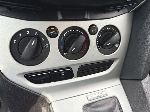 Used 2014 Ford Focus SE image 17