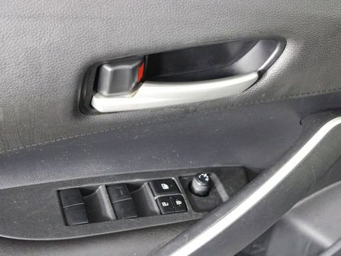 Used 2020 Toyota Corolla SE FWD image 16