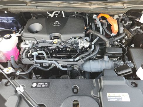 Used 2023 Toyota Sienna XLE w/ XLE Plus Package AWD/4WD image 34