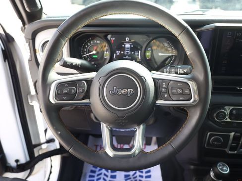 Used 2024 Jeep Wrangler Unlimited Sahara AWD/4WD image 13