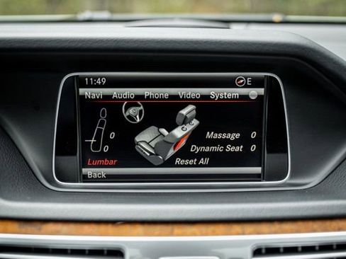 Used 2014 Mercedes-Benz E 550 4MATIC Sedan image 36