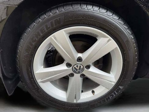 Used 2014 Volkswagen Passat 1.8T SE image 32
