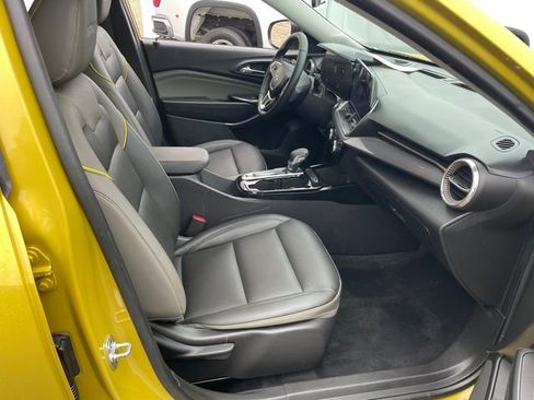 Used 2024 Chevrolet Trax ACTIV w/ Driver Confidence Package image 43