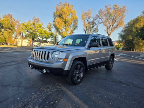 Used 2017 Jeep Patriot 75th Anniversary w/ Power Value Group FWD image 8