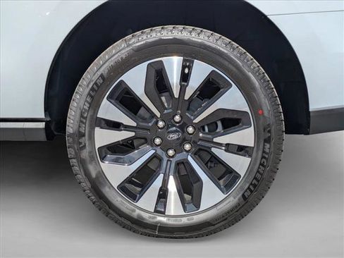 New 2026 Ford Expedition Platinum AWD/4WD image 9